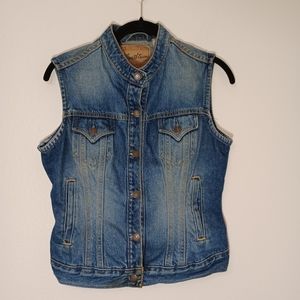90’s Levi stone washed jean vest
